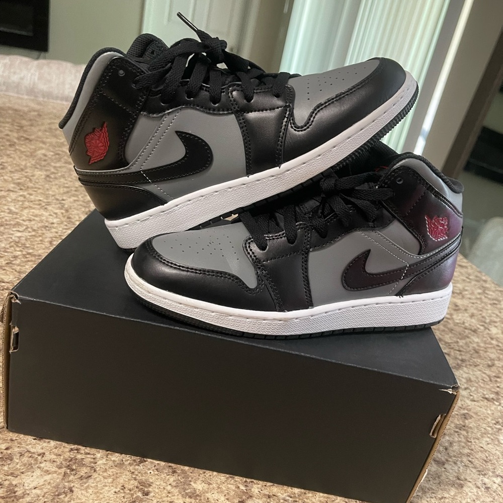 Air Jordan Mid (GS)